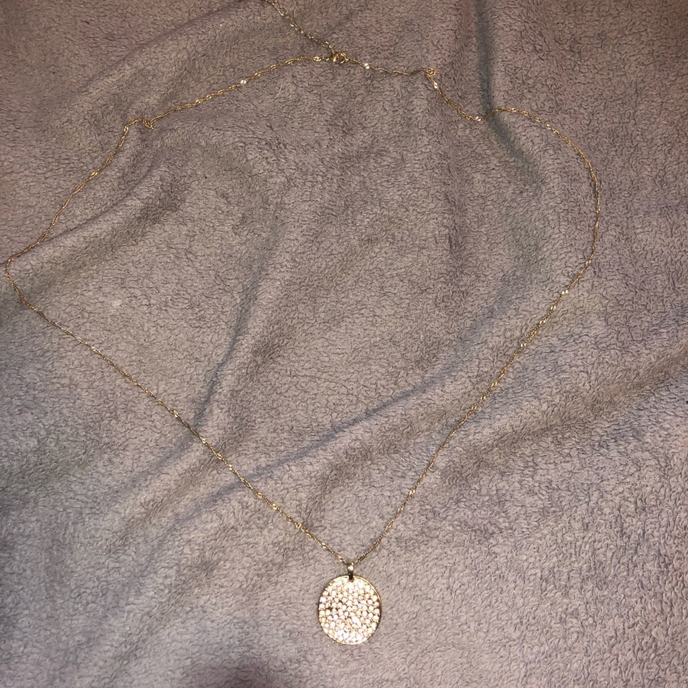 Gold pendant necklace